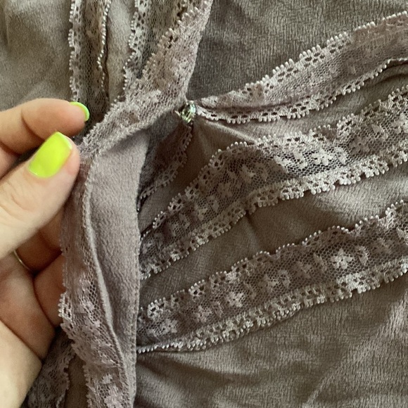 F21 Size L Mauve Wrap Lace Blouse - Picture 4 of 6